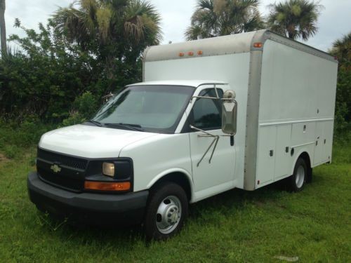 2006 CHEVROLET EXPRESS 3500 BASE   LT